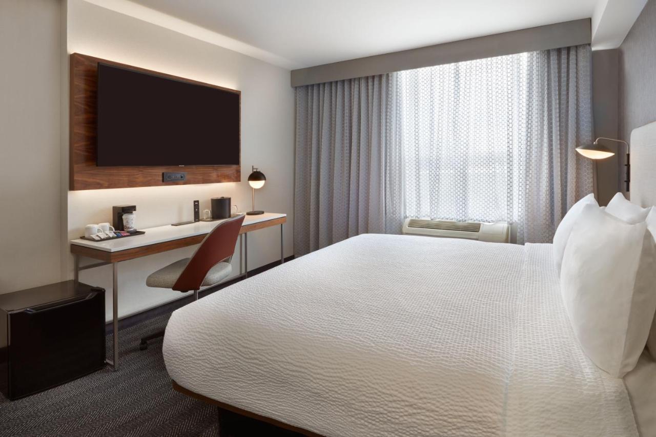 Hotel Courtyard By Marriott Kitchener Esterno foto