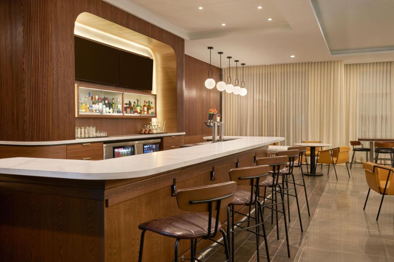 Hotel Courtyard By Marriott Kitchener Esterno foto