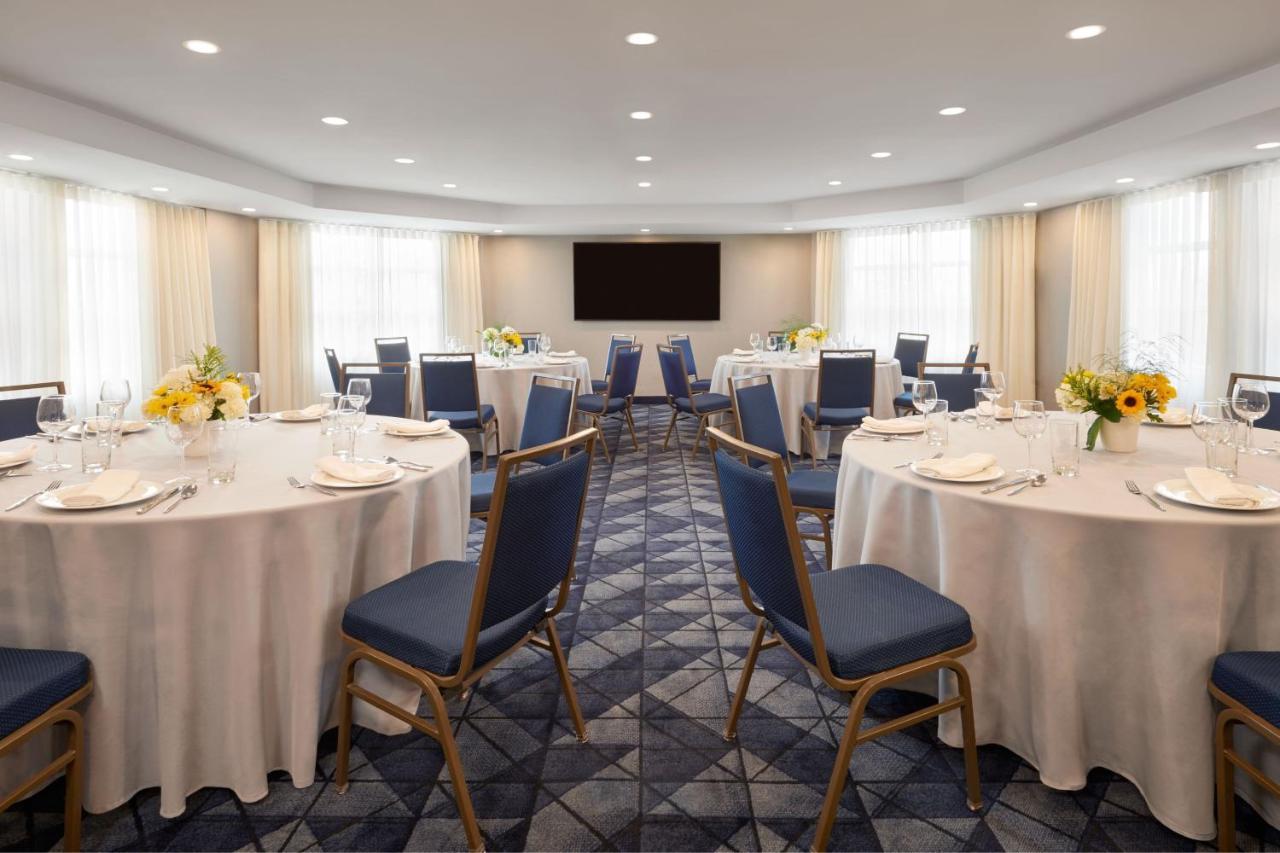 Hotel Courtyard By Marriott Kitchener Esterno foto