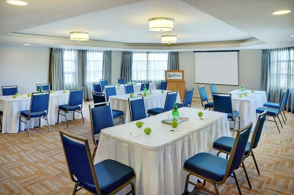 Hotel Courtyard By Marriott Kitchener Esterno foto